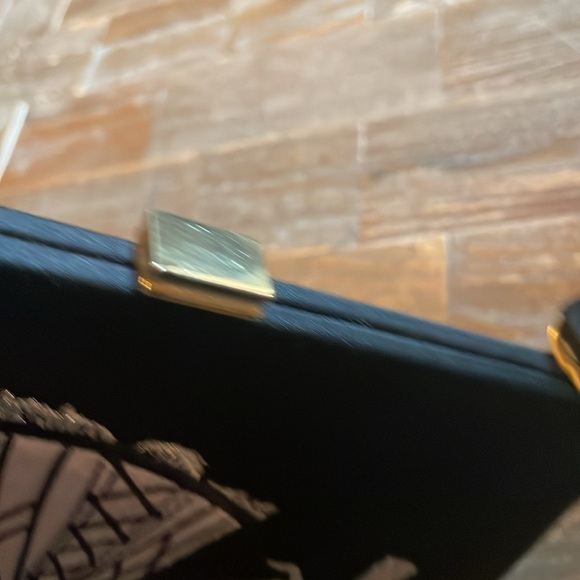 Lulu Guinness We Suffer To Be Beautiful Handbag🖤 - Picture 5 of 13